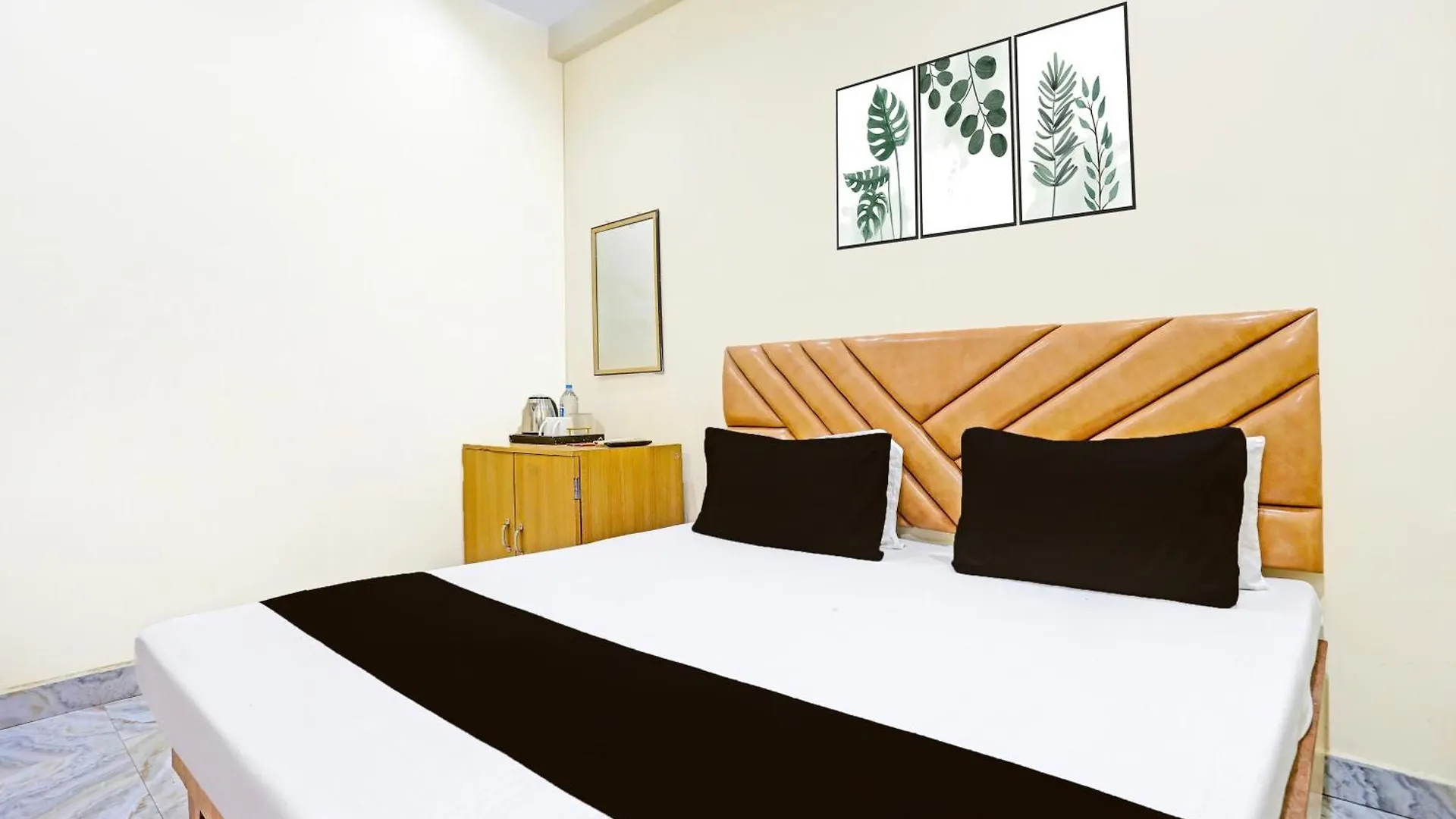 Hotel O Jmd Palace Βαρανάσι
